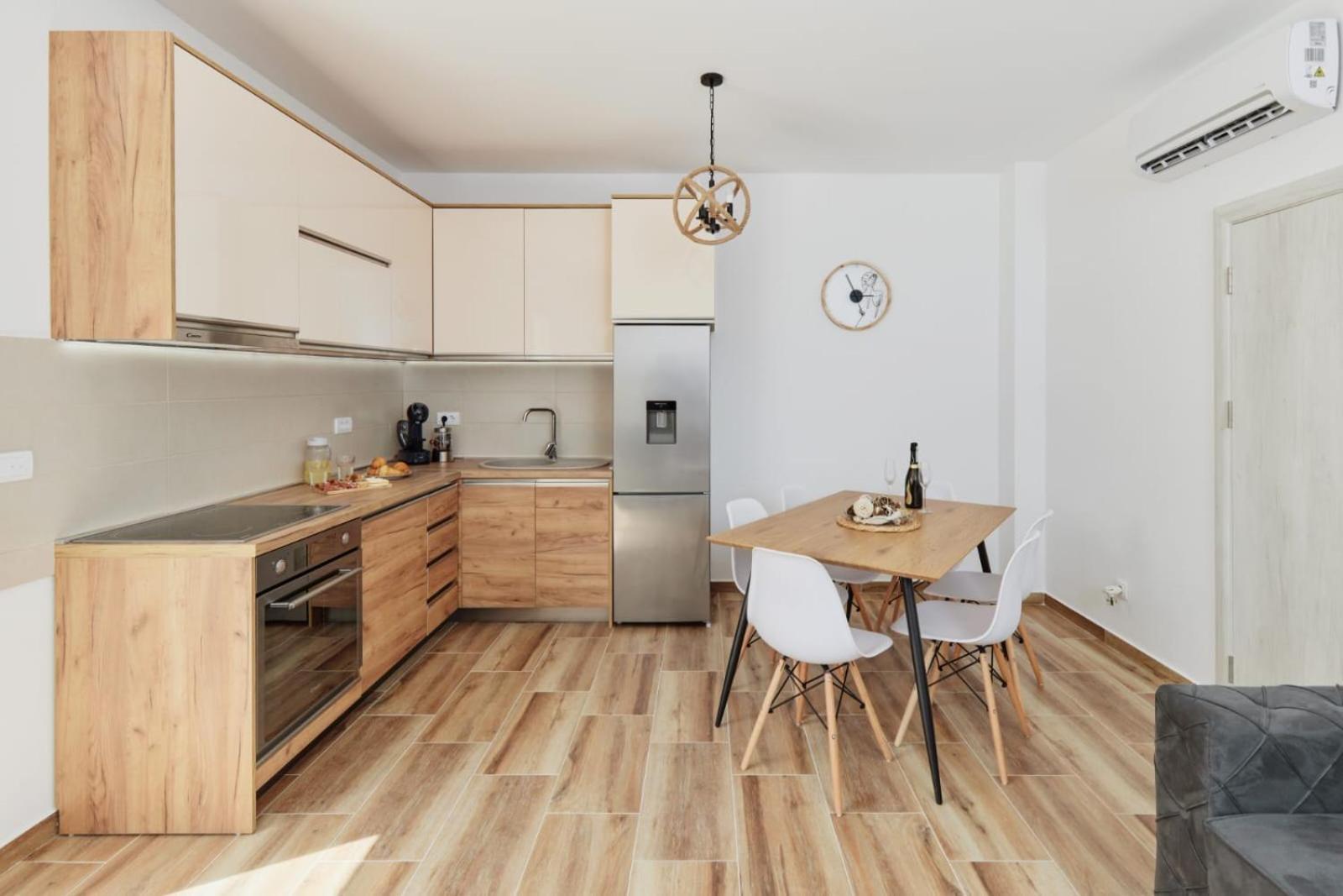Petrovic Apartmani ティヴァト エクステリア 写真