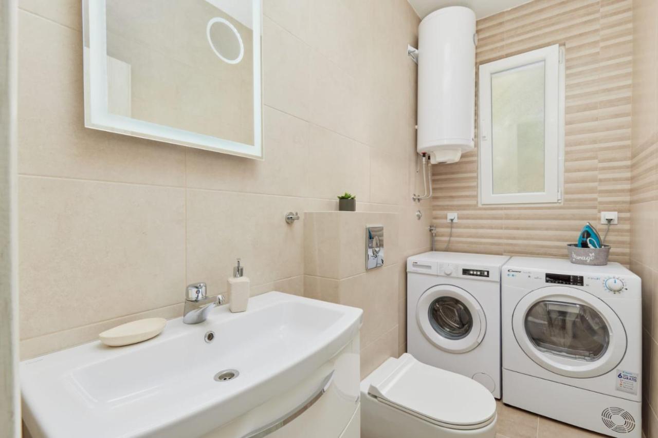 Petrovic Apartmani ティヴァト エクステリア 写真