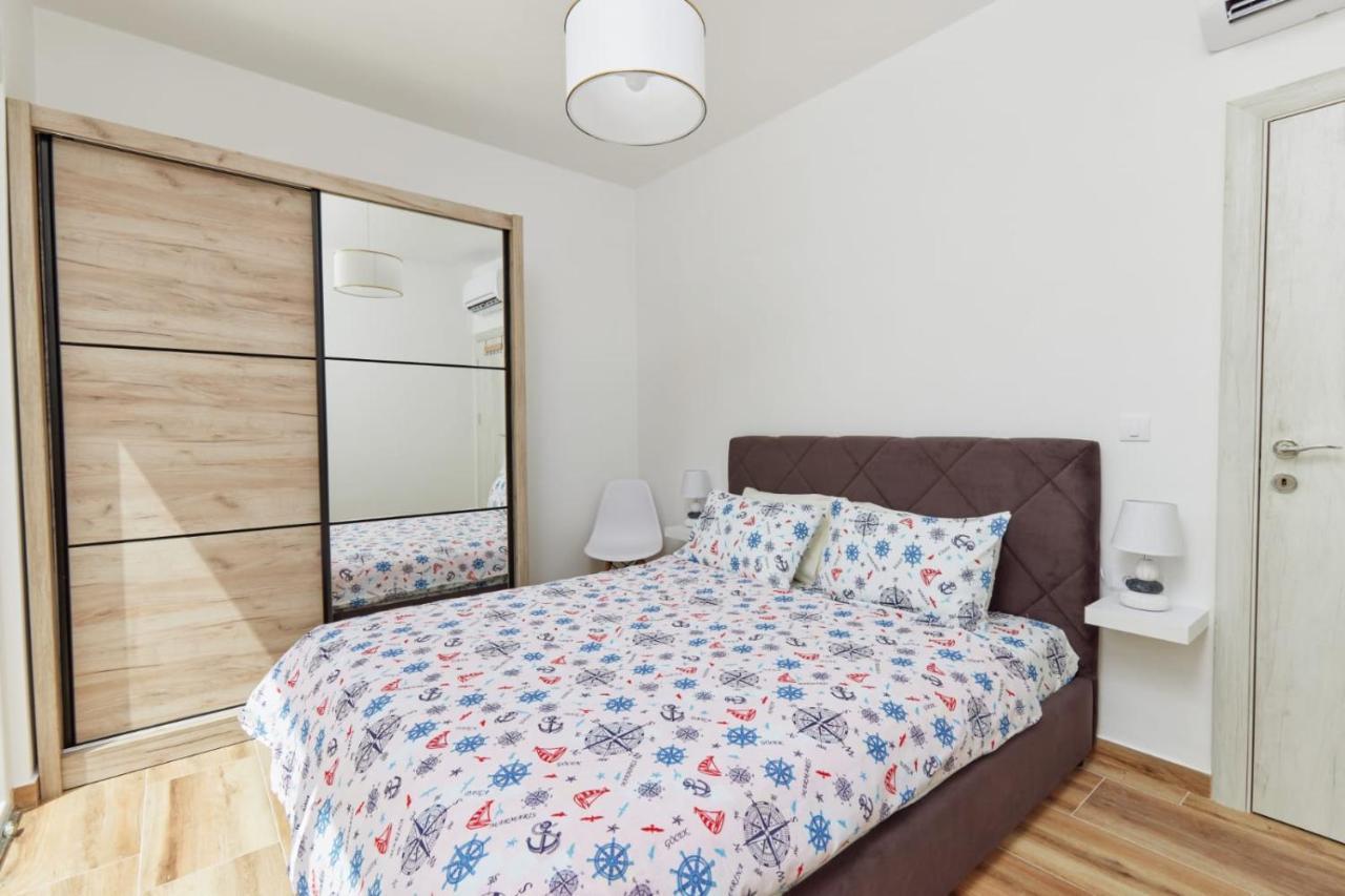 Petrovic Apartmani ティヴァト エクステリア 写真