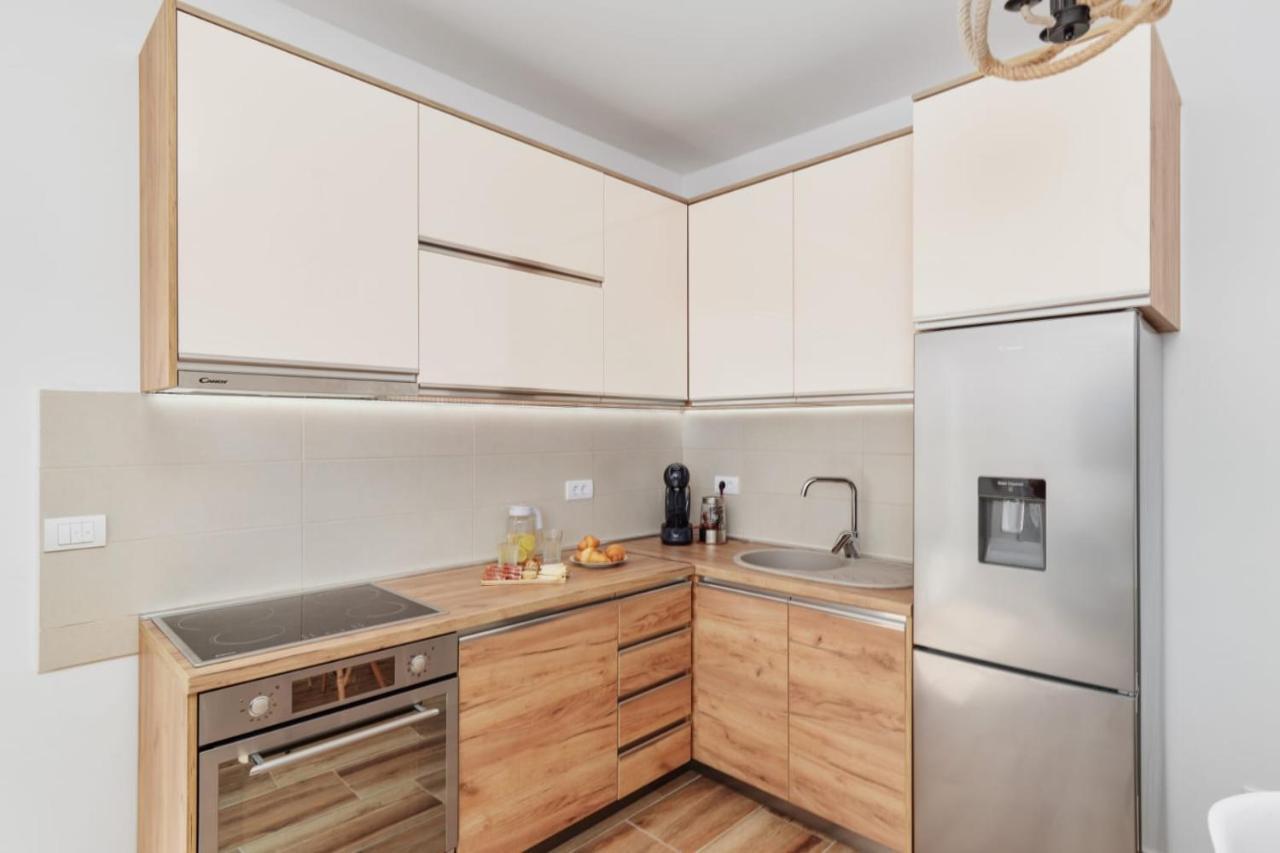 Petrovic Apartmani ティヴァト エクステリア 写真