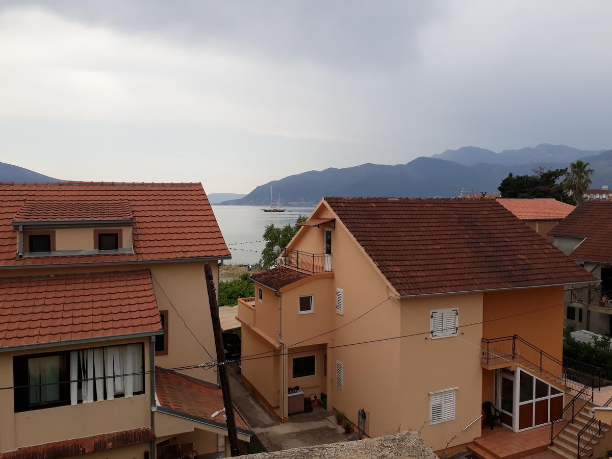 Petrovic Apartmani ティヴァト エクステリア 写真
